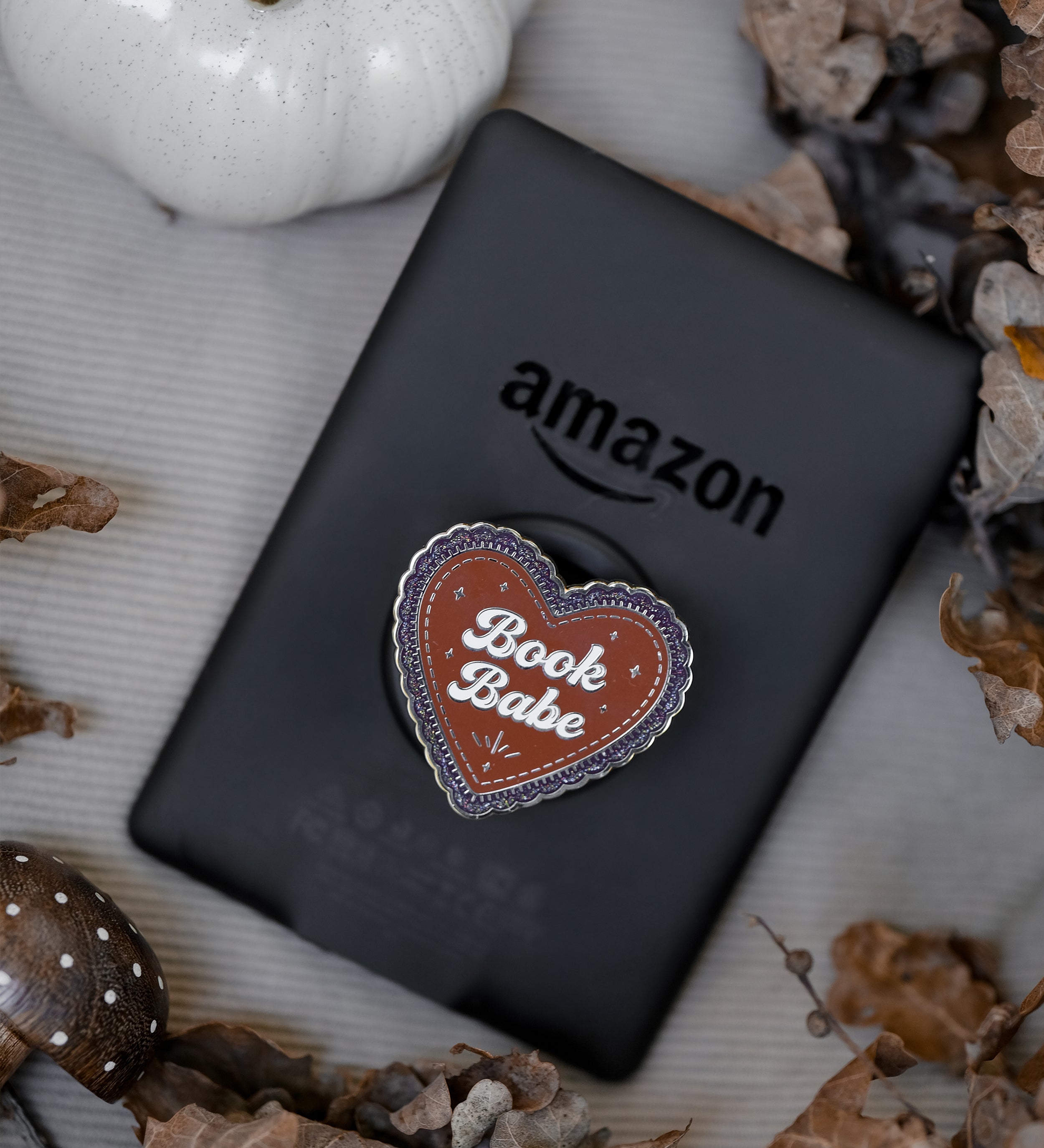 "Book Babe – Autumn Edition" Kindle Grip
